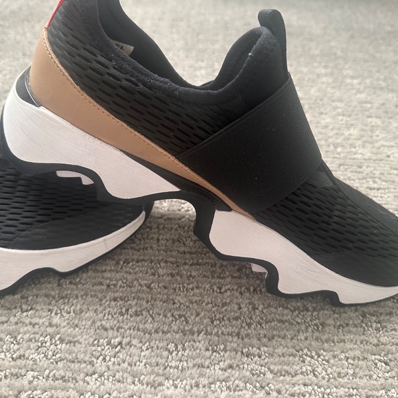 Women’s Sorel black shoes size 9 - Picture 3 of 6